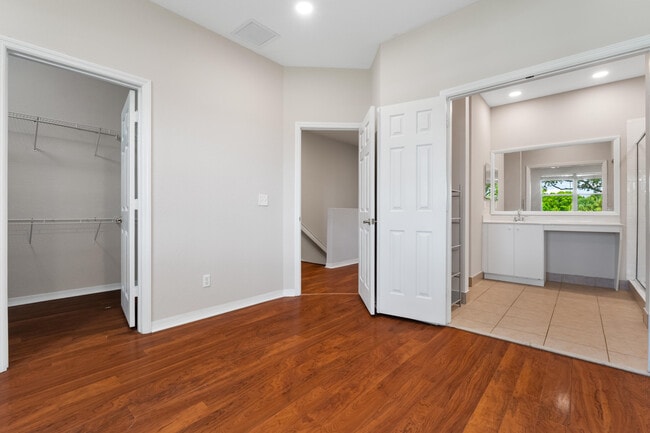 Building Photo - 3051 Grandiflora Dr
