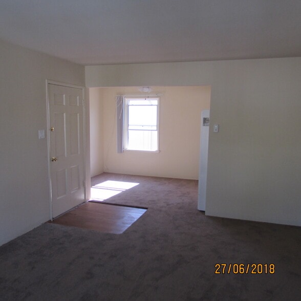 Building Photo - 1157 E Carson St