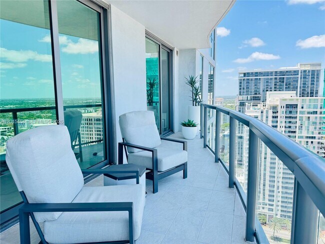 Building Photo - 100 E Las Olas Blvd