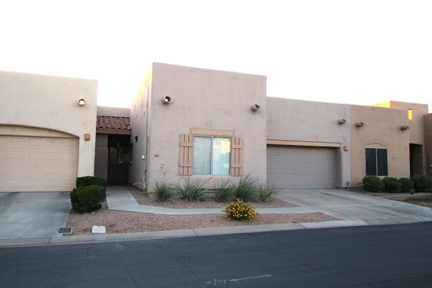 Front of Condo - 440 S Val Vista Dr.