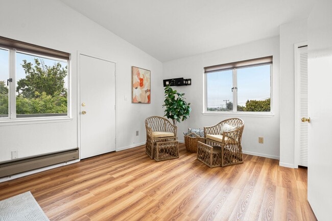 Building Photo - 2924 Morcom Ave
