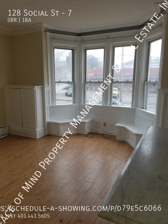 Charming Firstfloor Studio Apartment He... 128 Social St