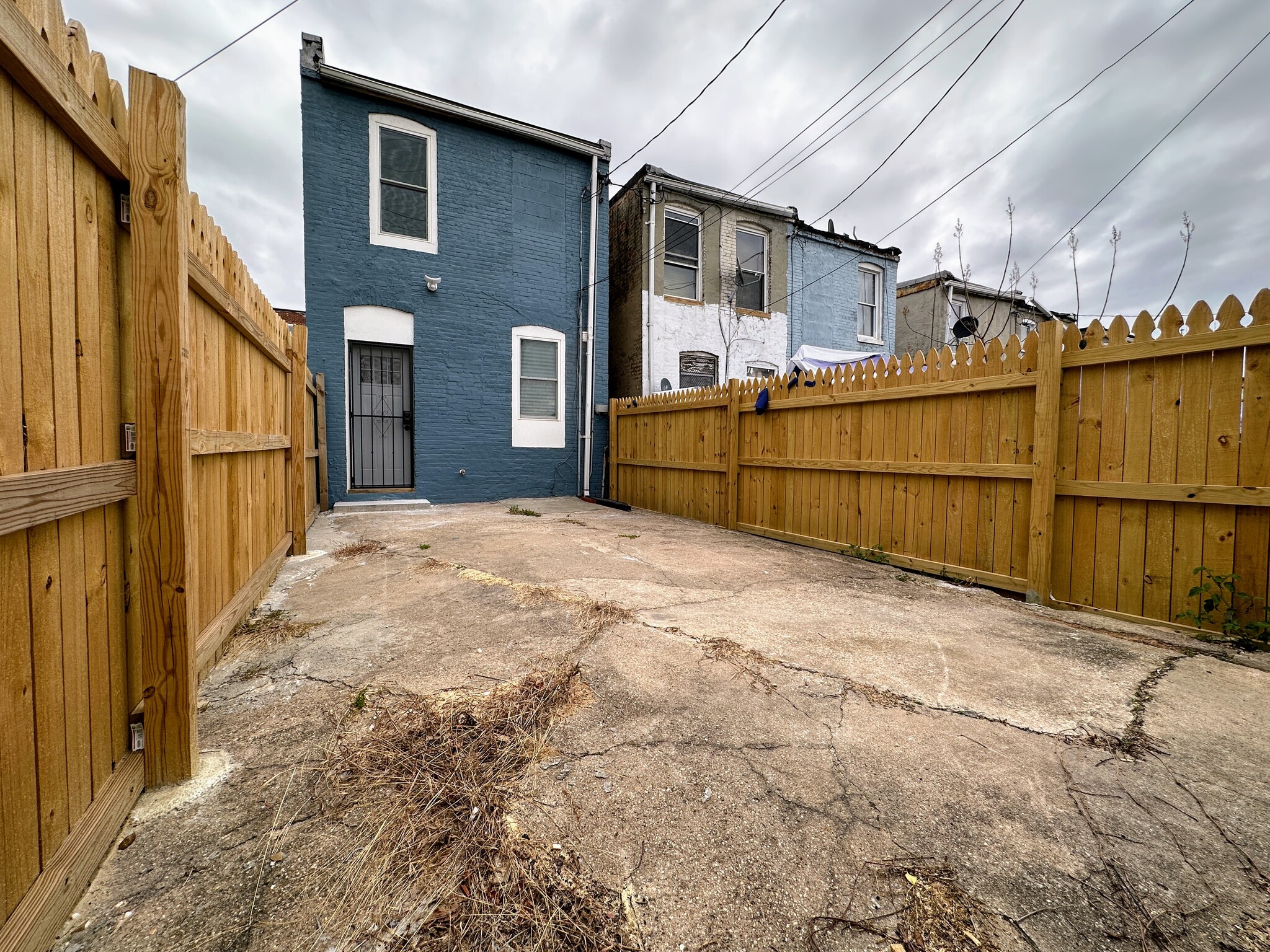 Yard - 1824 N Payson St