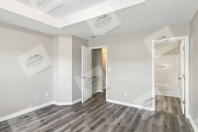 Building Photo - 235 Shenandoah Dr