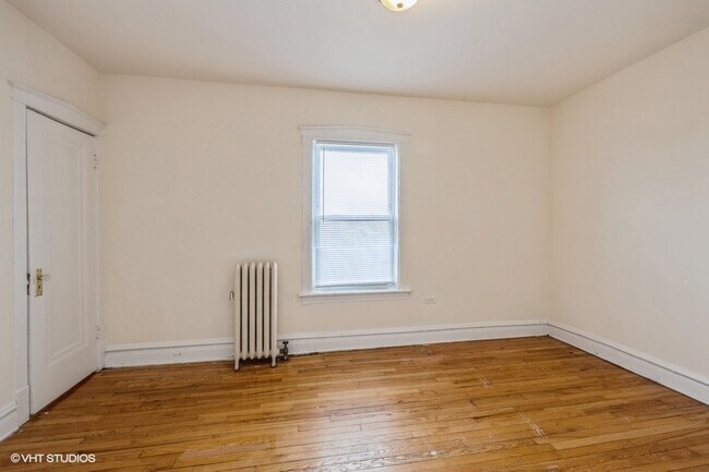 Building Photo - 4935 W 18th St