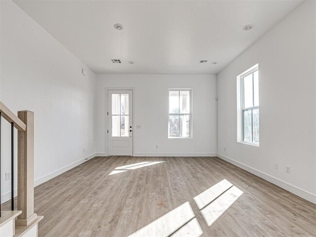 Building Photo - 29615 E Rdg Rd