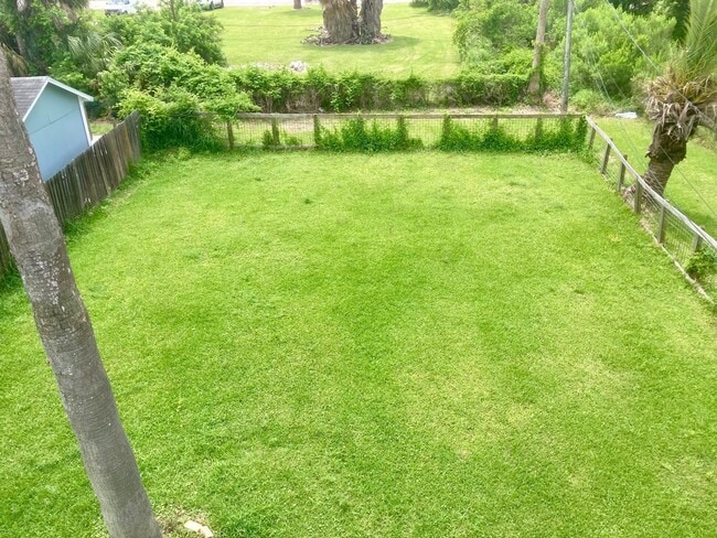 Building Photo - 6927 Avenue O