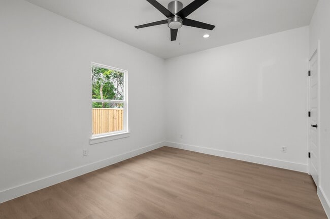 Building Photo - 2316 McKee St