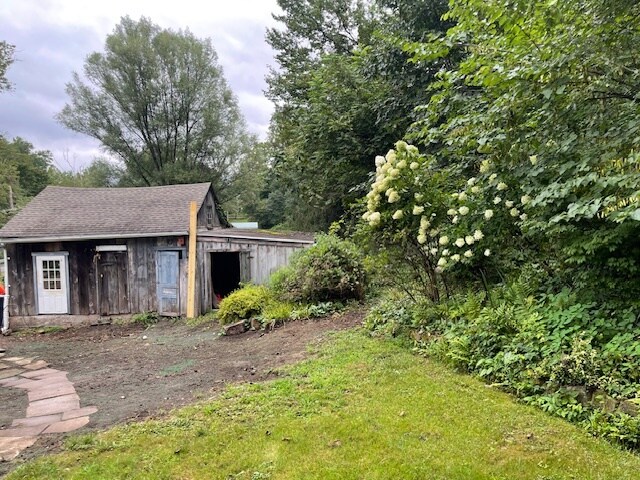 Building Photo - 1586 Green Hills Rd