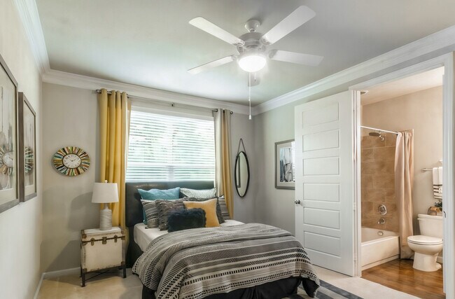 Building Photo - Where Elegance and Comfort Align!