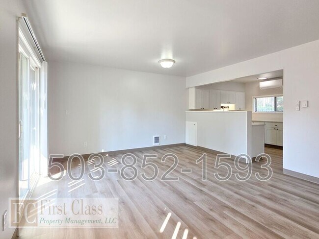 Building Photo - 8500 SW Canyon Dr