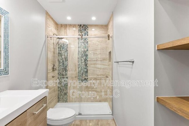Building Photo - 2470 Lull Water Dr