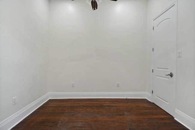 Building Photo - 2922 Banks St