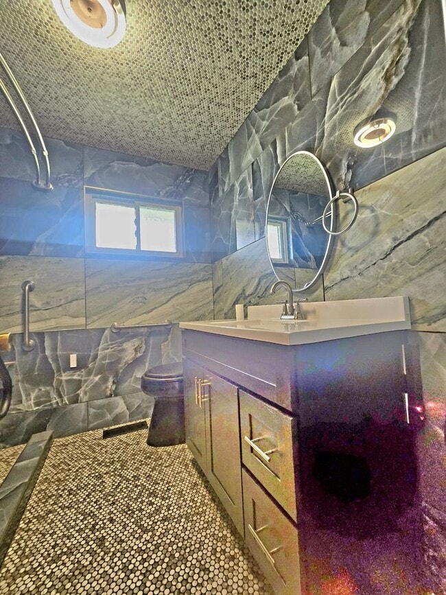 Building Photo - 101 Madora Dr