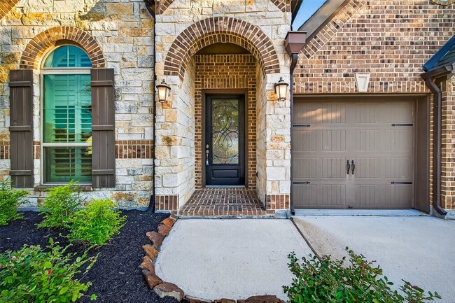 Building Photo - 28015 Castle Park Ln