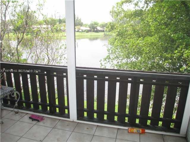 Building Photo - 3710 Inverrary Dr