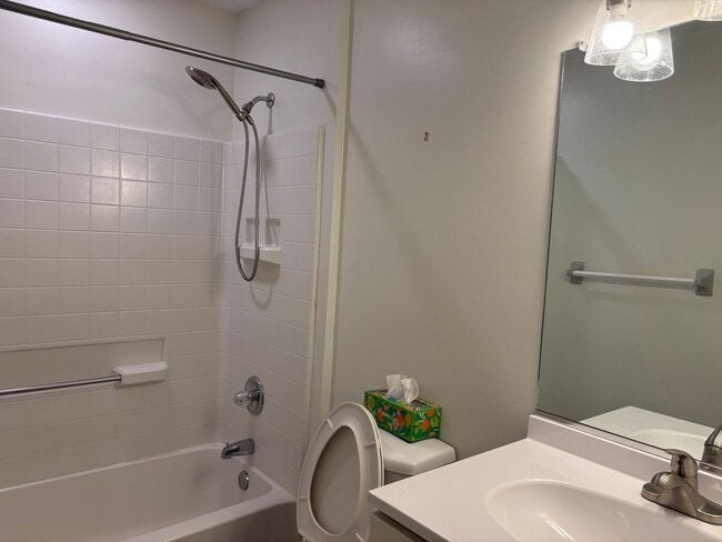 Building Photo - 2 Bedroom 2.5 Bath Home in Kitty Hawk $2150/mo