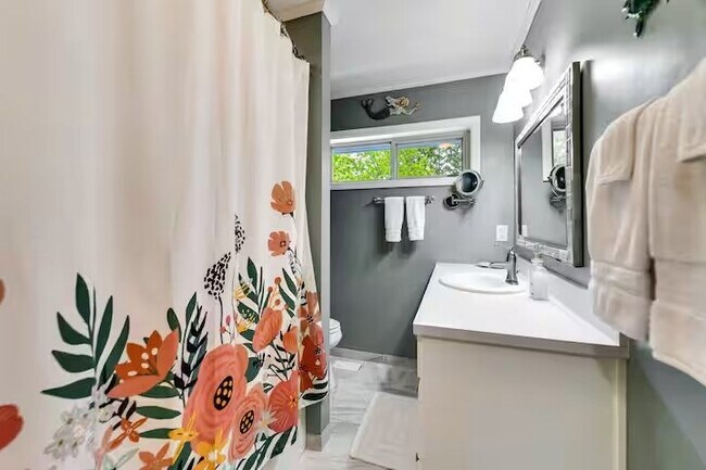 Building Photo - 608 Flowers Gap Rd