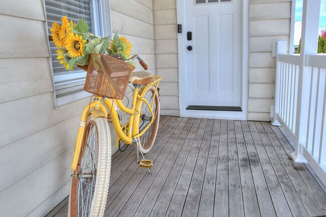 Side porch / balcony - 330 Reef Rd