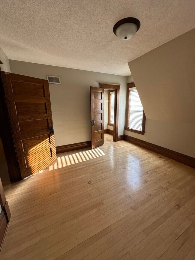 Building Photo - 139/141 6th St NW