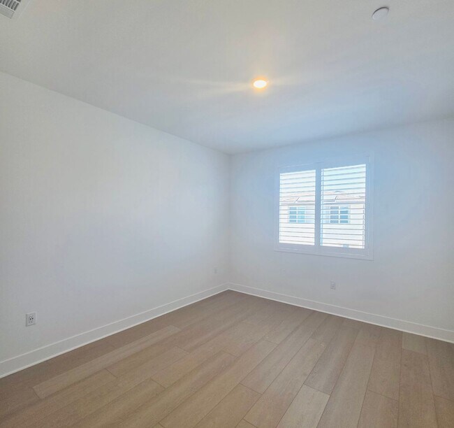 Building Photo - 625 Gadwall
