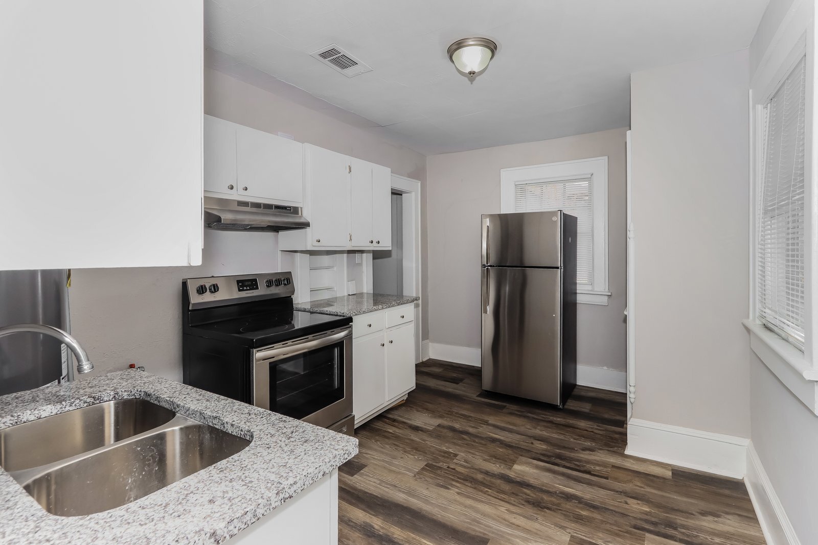 Building Photo - 1916 Beech Ave