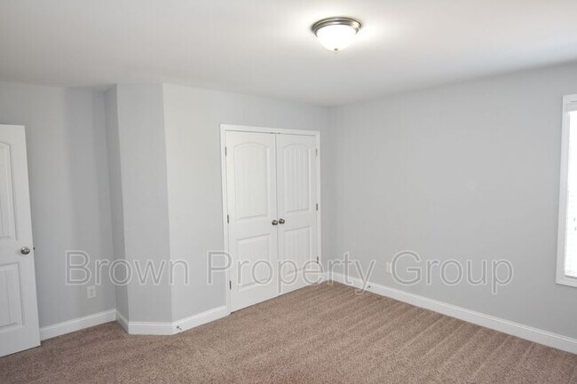 Building Photo - 441 Stonebriar Ave