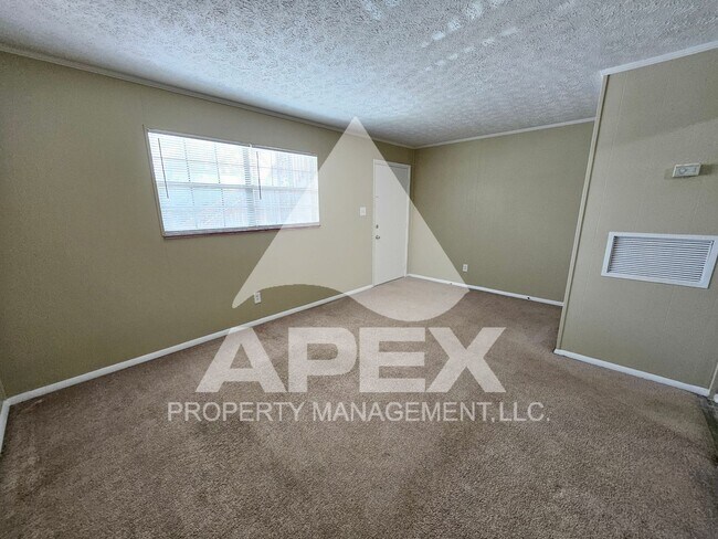 Building Photo - Spacious 1 Bd - 1Ba Apartment in North Kno...
