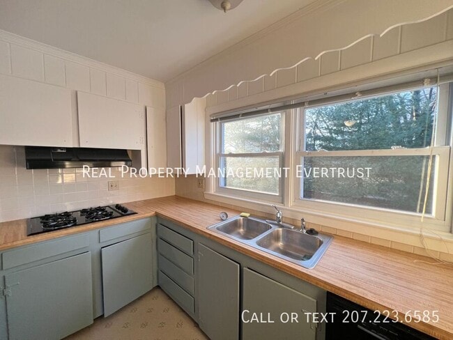 Building Photo - 32 Belfield St