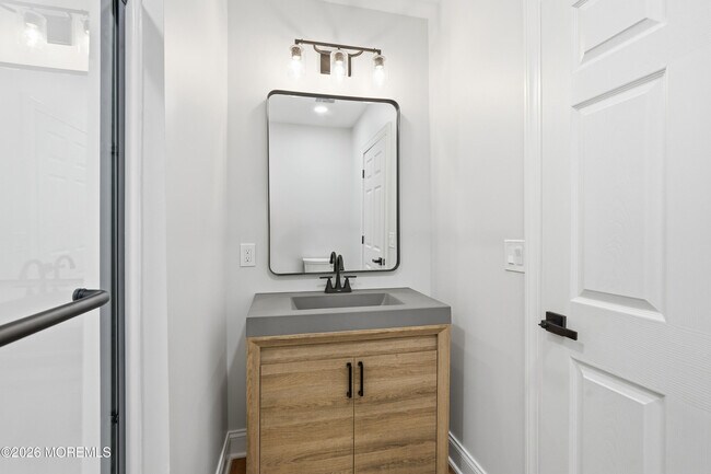 Building Photo - 115 Remsen Ave