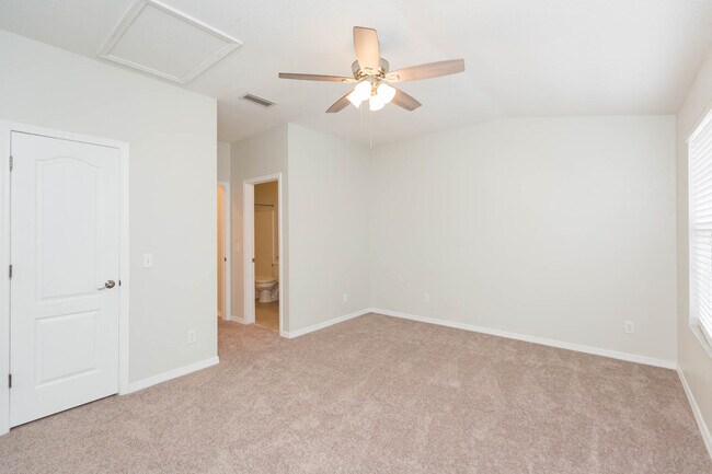 Building Photo - 5808 Fishhawk Ridge Dr