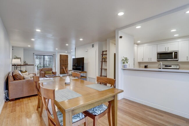 Building Photo - 4084 Crystal Dawn Ln