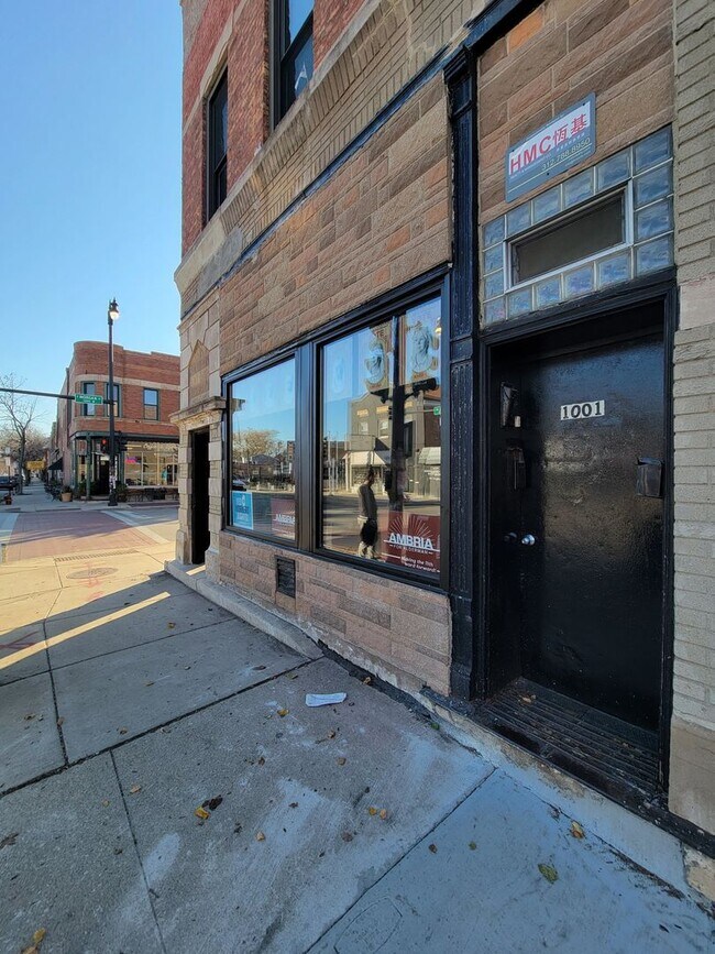 Primary Photo - 1001 W 31st/3100-3108 S Morgan