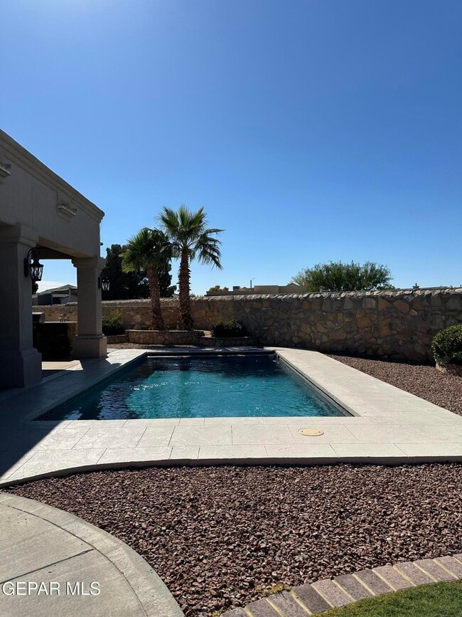 Building Photo - 3837 Tierra Campa Dr