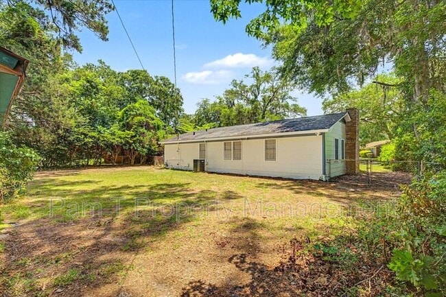 Building Photo - 102 Juniper Cir
