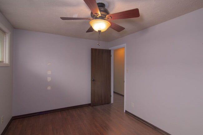 Building Photo - South Hill cute 2 Bed 1 Bath rancher with ...