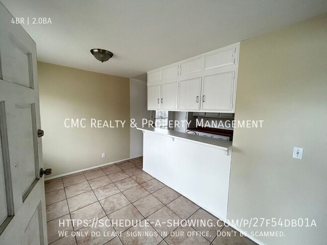 Building Photo - 2039 Lewis Ave