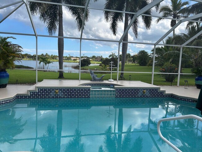 Building Photo - 4898 SW Lake Grove Cir