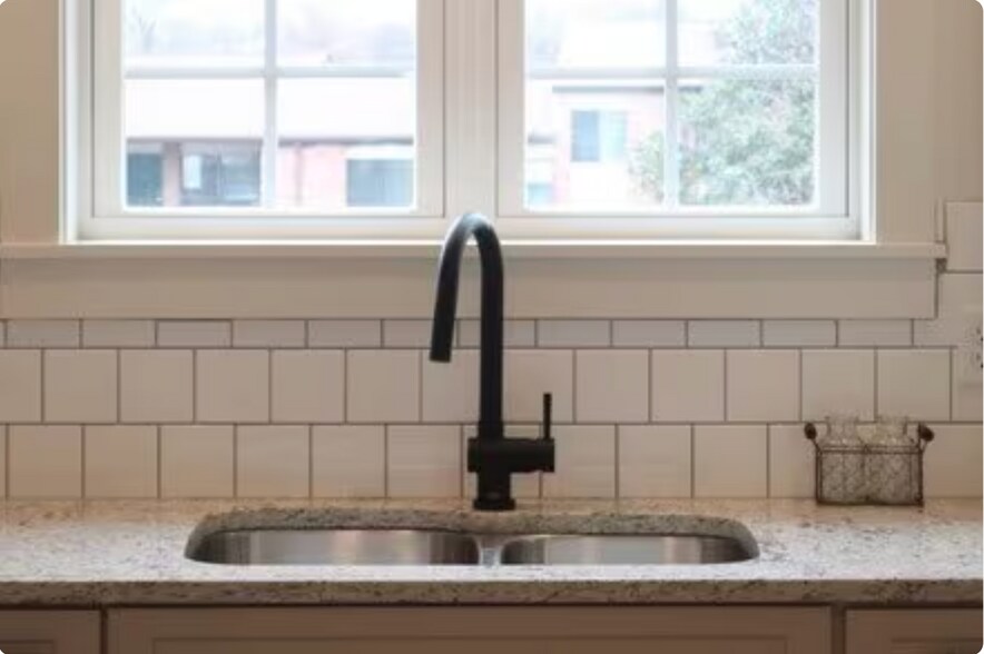 Building Photo - 2747 Jersey Ave