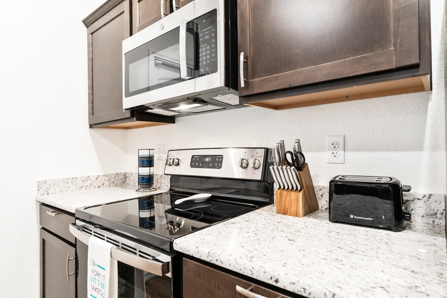 Building Photo - 3511 Abraham Dr