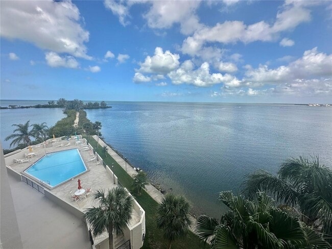 Building Photo - 6035 Sea Ranch Dr