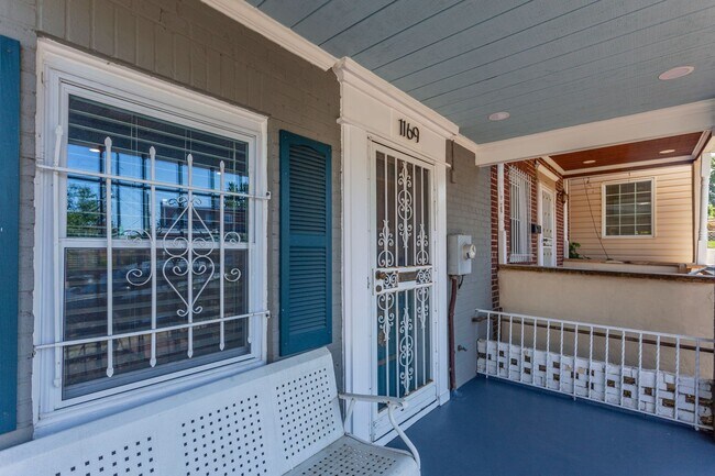 Building Photo - Trinidad Rowhome | 2 Bed | 1 Bath | 800 Sf | Large Fenced-In Front Porch & Fenced-in Backyard | 2...