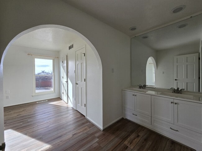 Building Photo - 2984 Corte Ojo De Agua