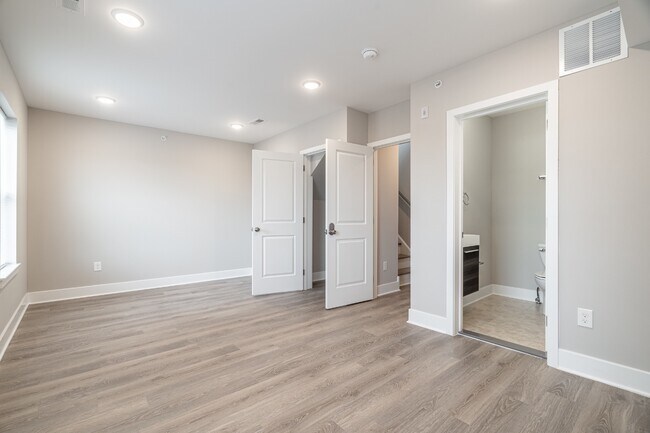 Building Photo - 421 N 39th St