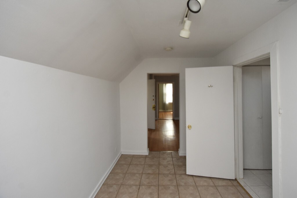Building Photo - 3055 N Racine Ave