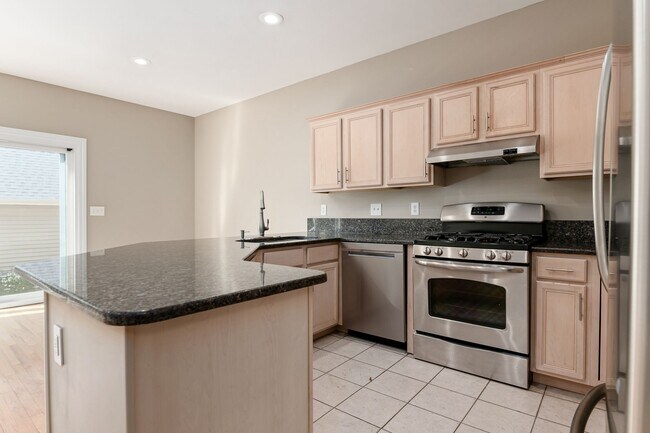Kitchen - 1087 Michigan Ave