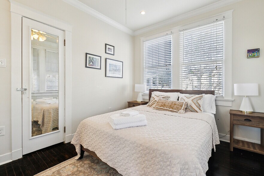 Building Photo - 819 Olga St