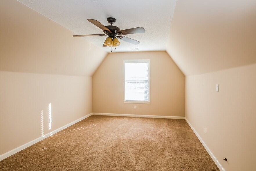 Building Photo - 11660 Dempsey Dr