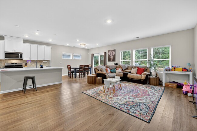 Building Photo - 103 Bird Dog Dr