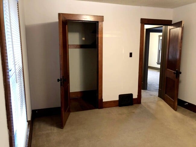 Building Photo - 2-Bed, 1-Bath Bungalow